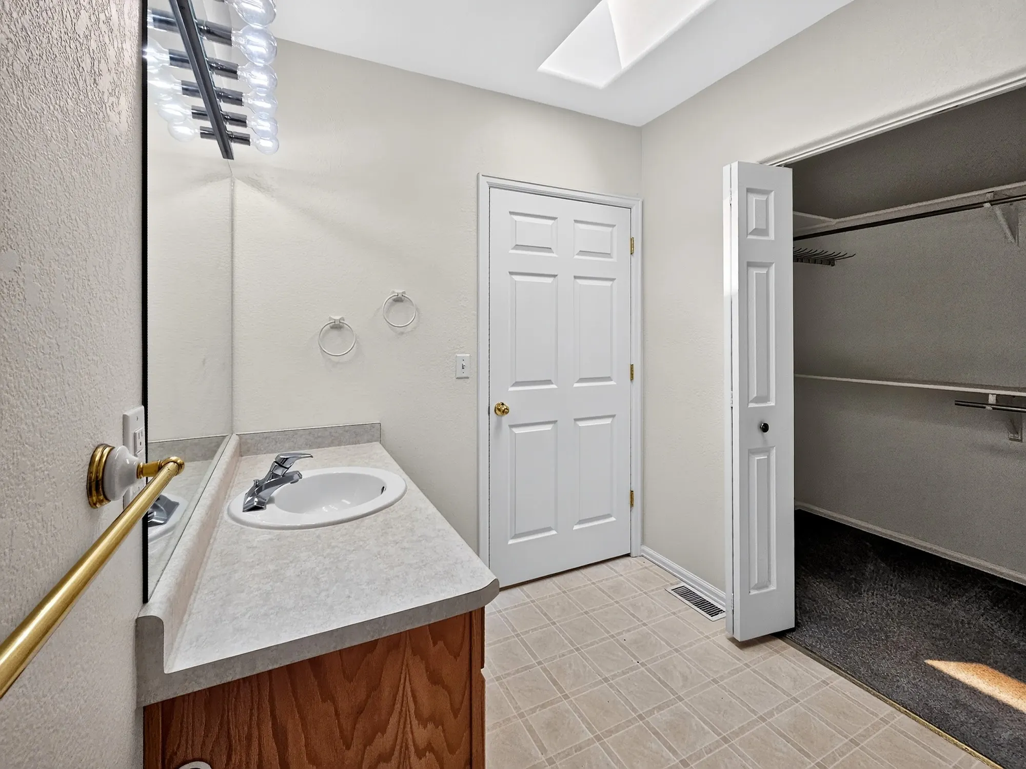 Real estate photograph 19 of 55 Bonnymede, Colorado Springs