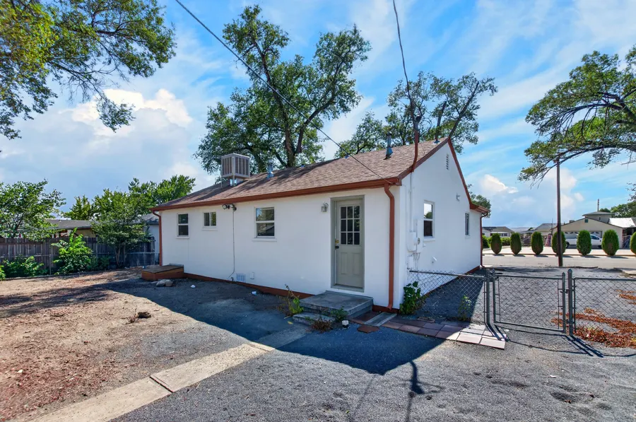 Real estate photograph 50 of 2412 8th Ave, Pueblo, Colorado