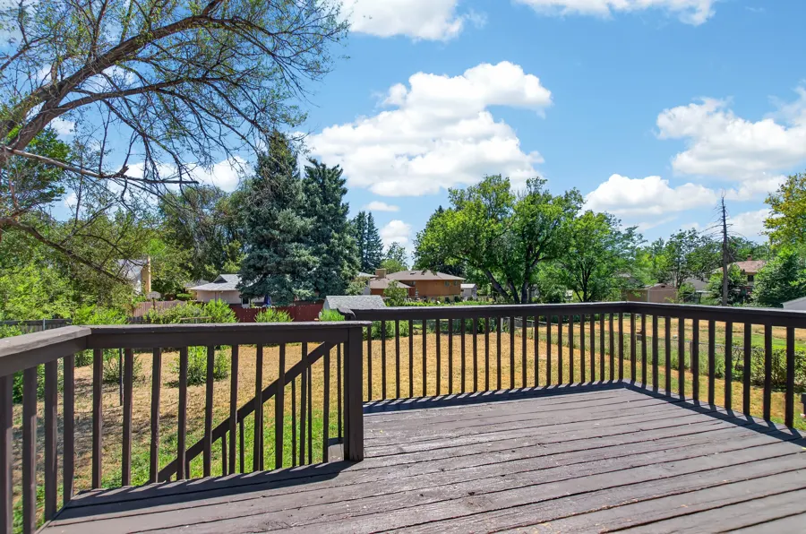 Real estate photograph 8 of 423 Eudora St, Colorado, Colorado