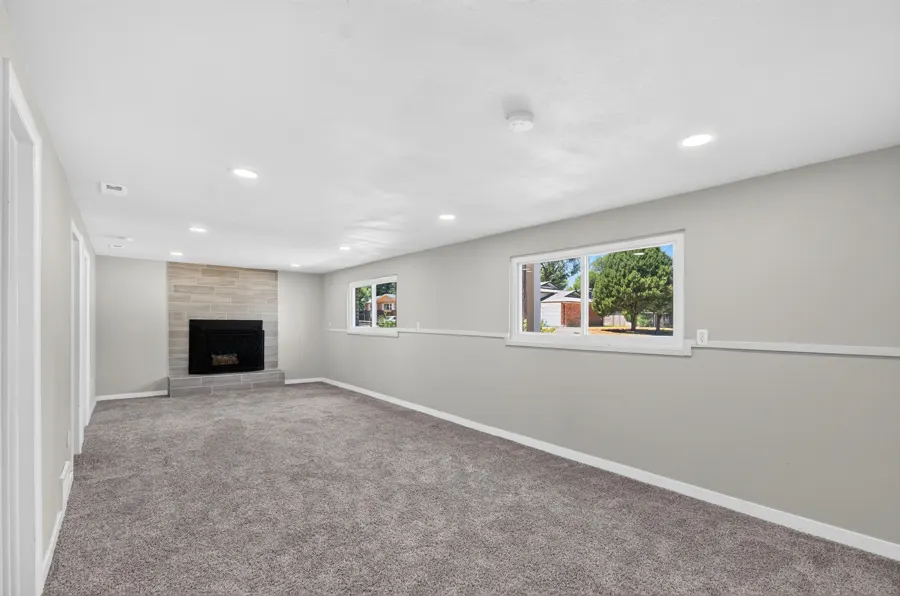 Real estate photograph 15 of 423 Eudora St, Colorado, Colorado