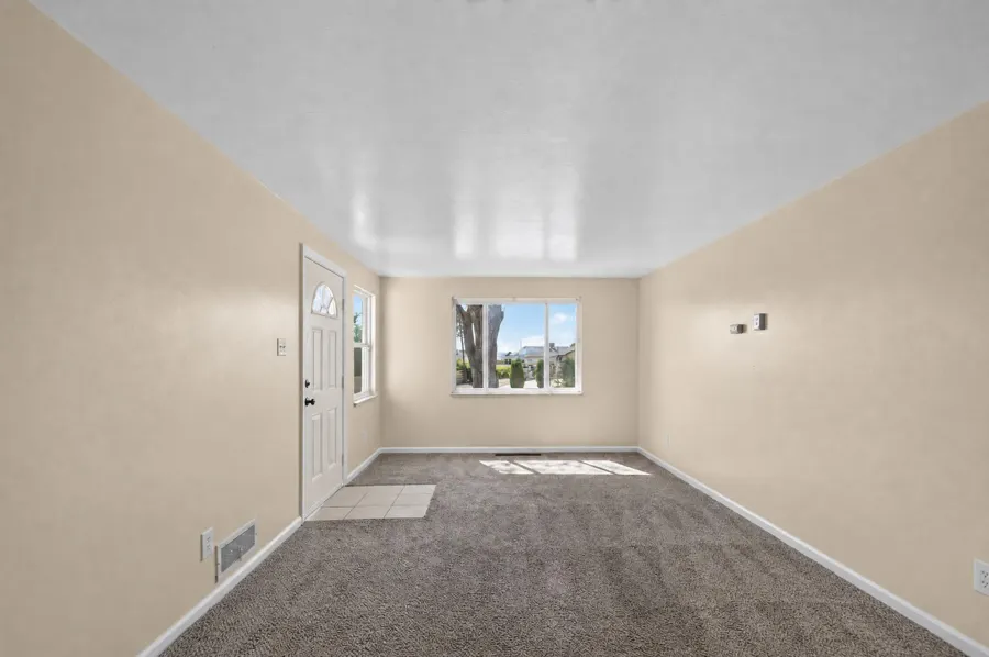 Real estate photograph 20 of 2412 8th Ave, Pueblo, Colorado