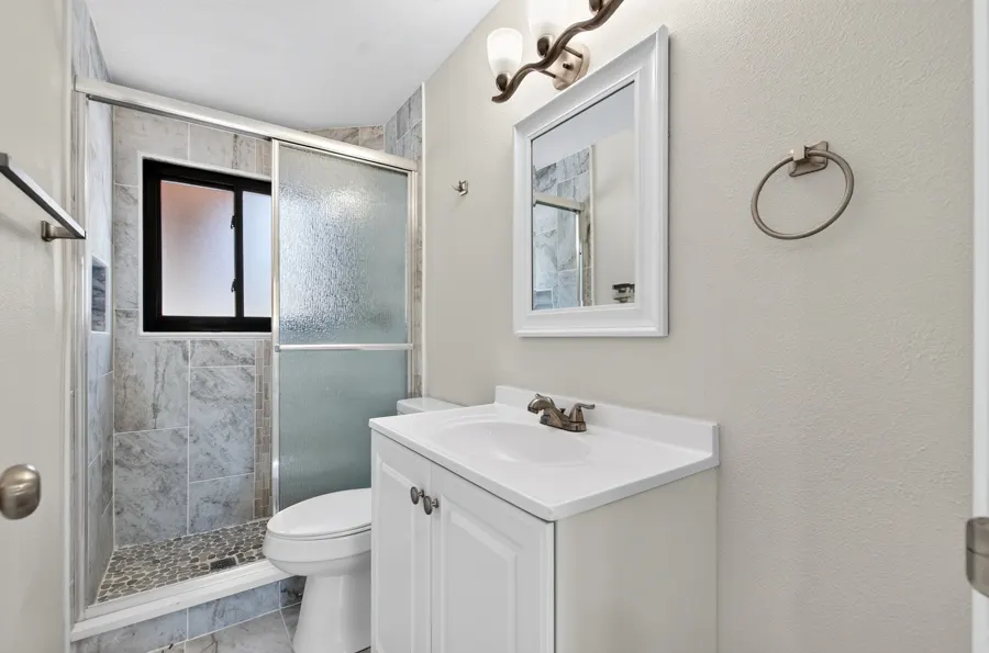 Real estate photograph 13 of 423 Eudora St, Colorado, Colorado