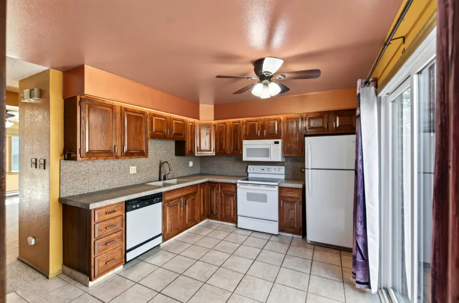Real estate photograph 7 of 2105 Chatalet Lane Unit G, Colorado, Colorado