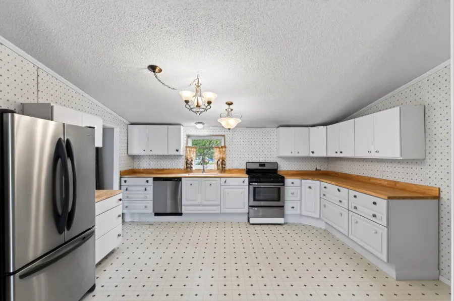 Real estate photograph 9 of 30640 Aldred Rd, Pueblo