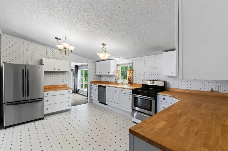 Real estate photograph 10 of 30640 Aldred Rd, Pueblo