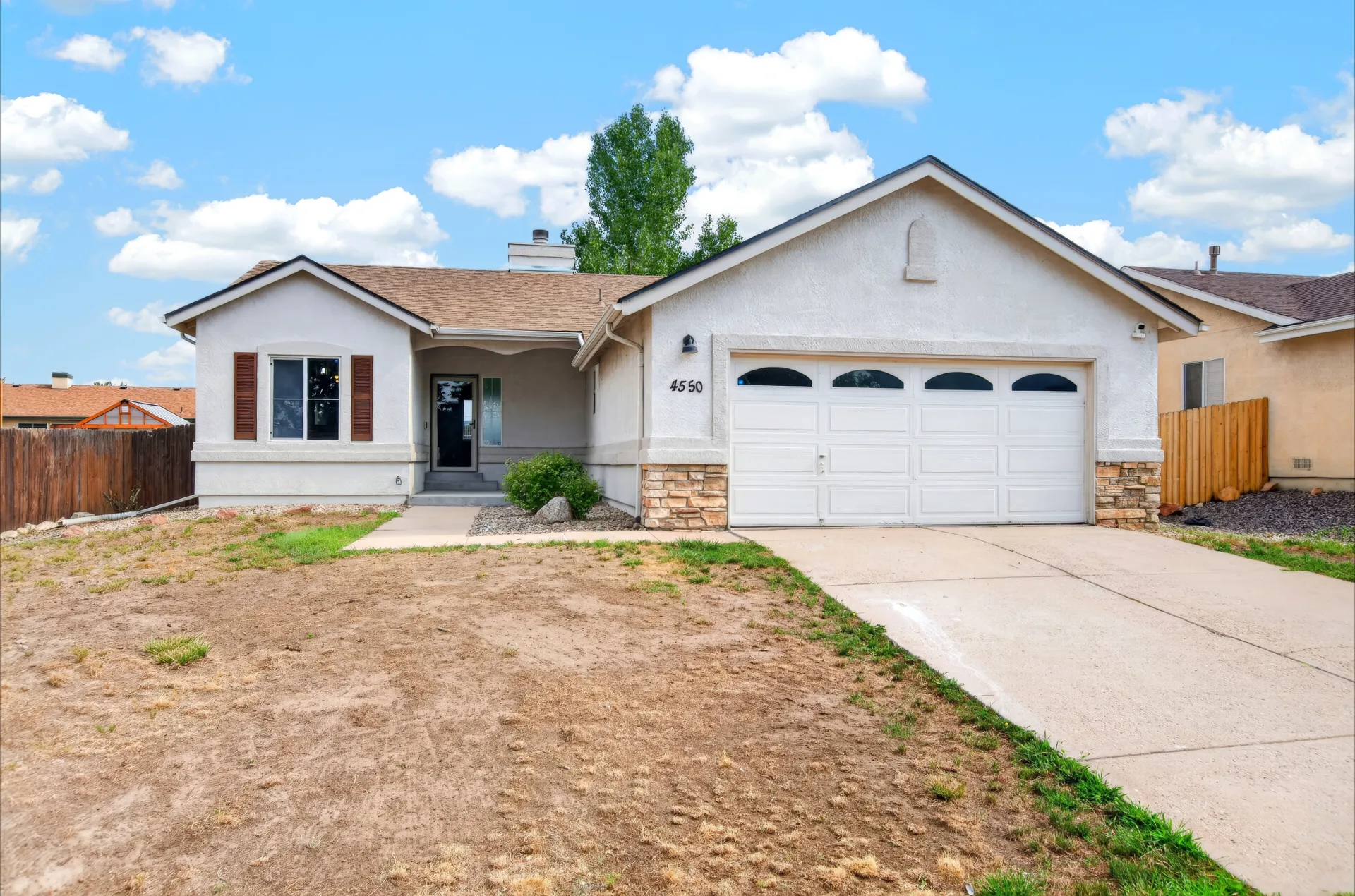 Real estate photograph 2 of 4550 Star Ridge Dr, Colorado Springs