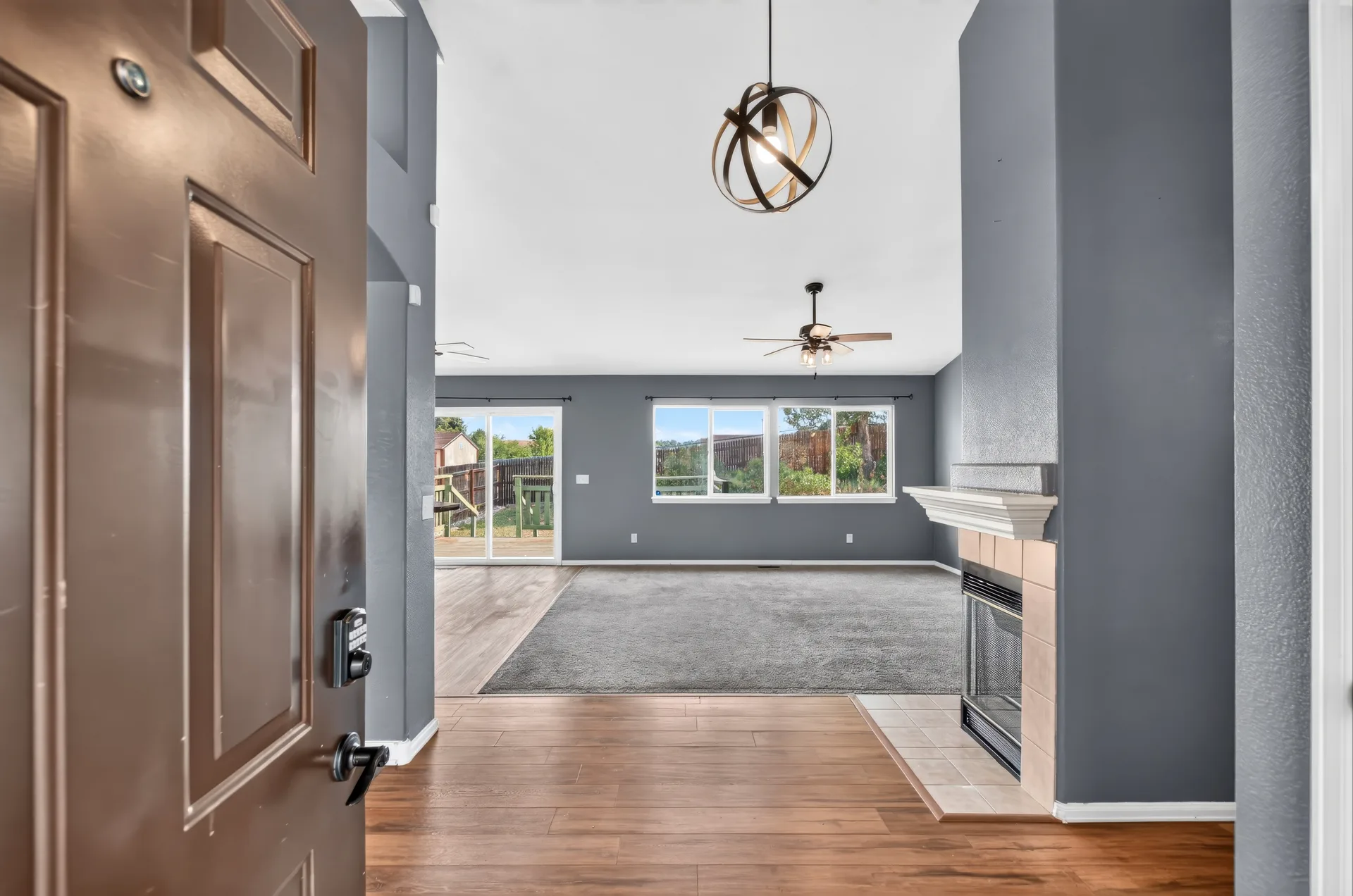 Real estate photograph 4 of 4550 Star Ridge Dr, Colorado Springs